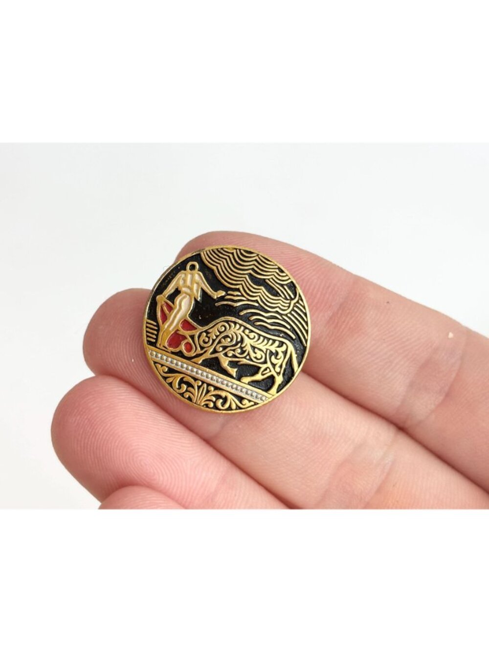 Spanish Damascene Traditional Bullfighter Vintage Gold Toned Brooch Pin - Picture 2 of 8